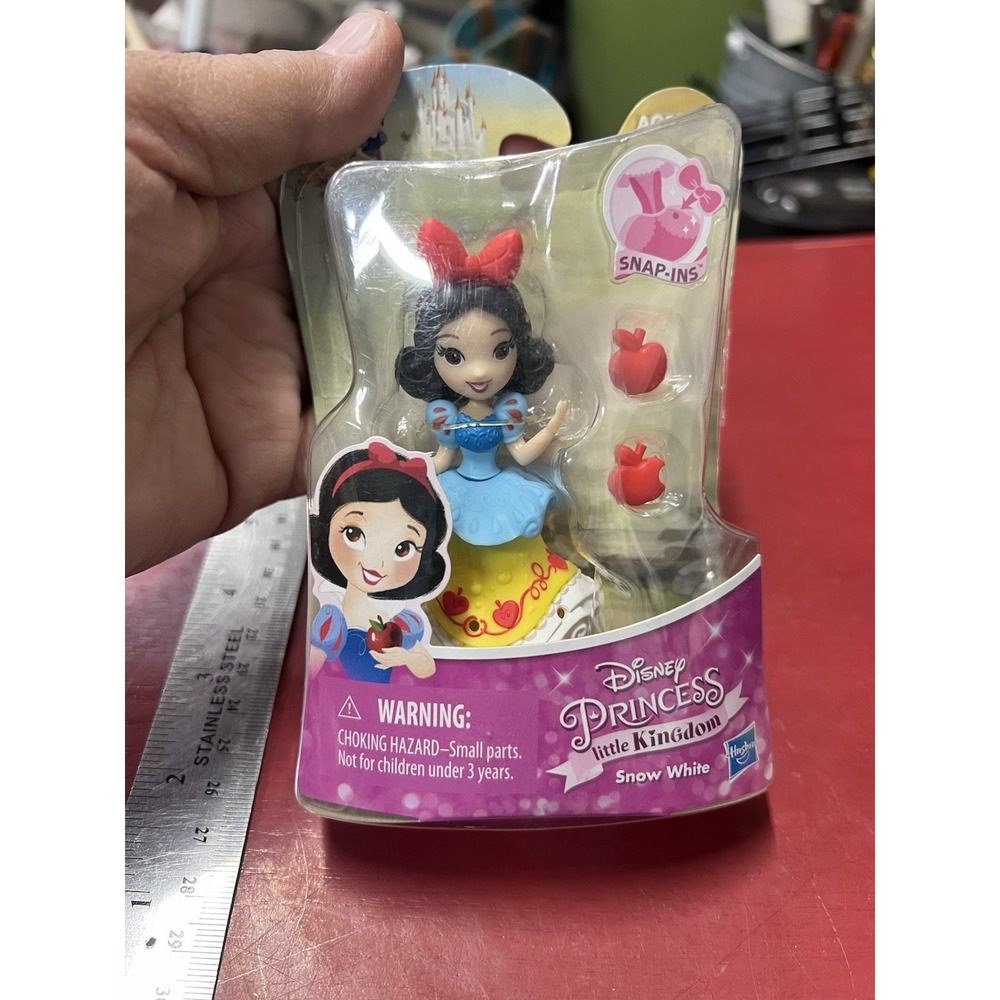 Disney Princess Little Kingdom Snap-Ins Series Snow White Doll NEW
